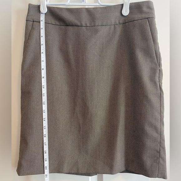 Banana Republic | Textured Pattern Pencil Skirt - Picture 1 of 4